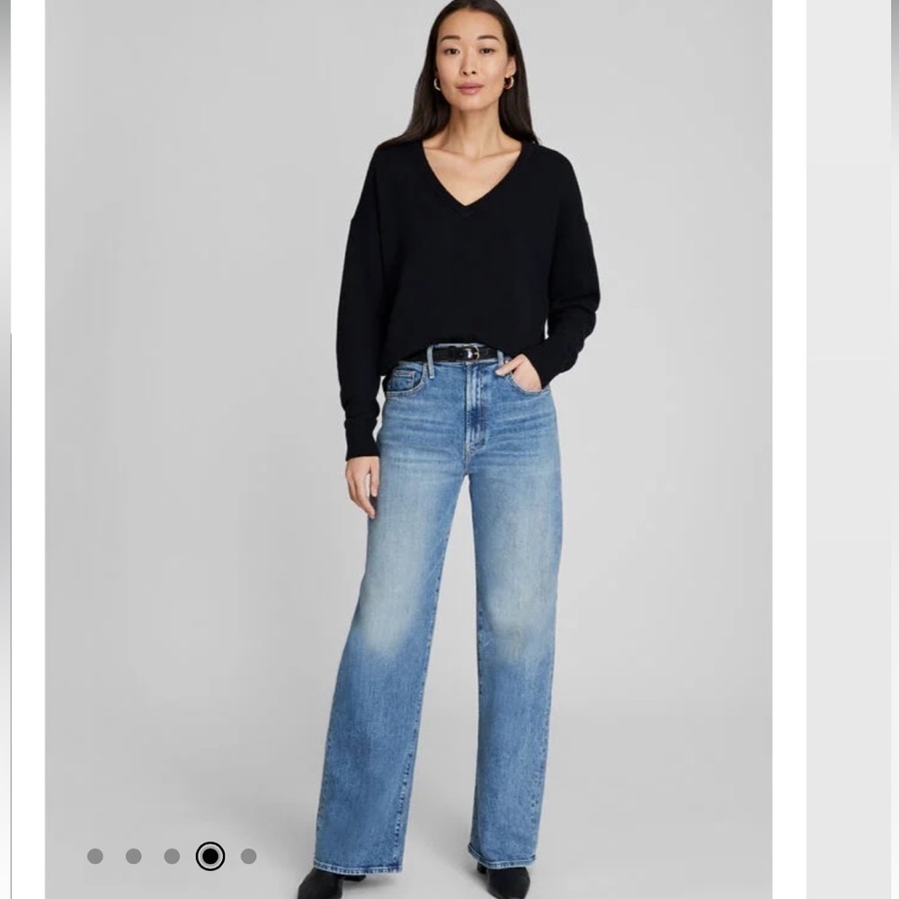 Club Monaco Cashmere V-Neck Sweater